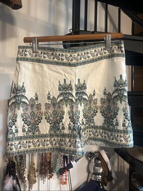 VENUS White Paisley Print Women’s Shorts